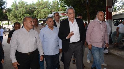 محافظ الغربية يشدد على إحكام الرقابة بمواقف السيارات والالتزام بالتعريفة الجديدة