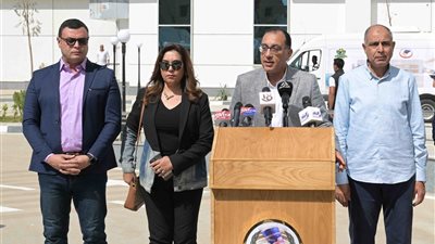 رئيس الوزراء: الدولة تعمل دائما على تحمل العبء عن الشرائح الفقيرة من المواطنين