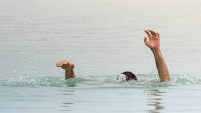 كان بيلعب أمام المنزل.. مصرع طفل غرقًا في ترعة بسوهاج