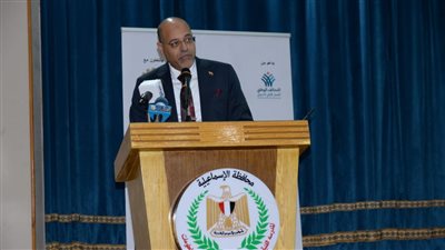 وزير العمل ومحافظ الإسماعيلية يطلقان مبادرة جسور لدعم التعليم المصري