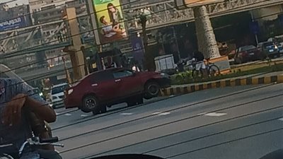 اصطدام سيارة ملاكي بنخلة في المهندسين