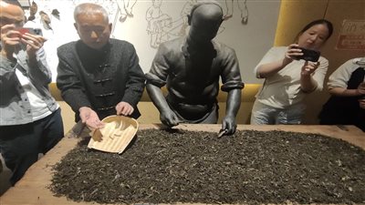 الذهب الأسود.. القاهرة 24 يجري جولة داخل متحف شاي فو الصيني