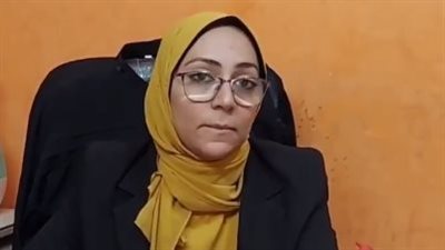 ولية أمر تتهم مدرسا بالتحرش بابنتها داخل مدرسة بالهرم.. ومحامية الضحية: طلب منها تقعد على رجله | بث مباشر