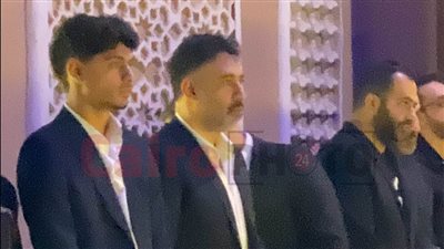 عمرو مصطفى ورامي صبري وأبو الليف أبرز الحضور في عزاء الشاعر أحمد علي موسى | بث مباشر