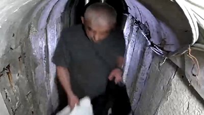 حماس تعلق على فيديو جيش الاحتلال للسنوار: محاولة بائسة لحفظ ماء الوجه.. وصورته أيقونة للمقاوم