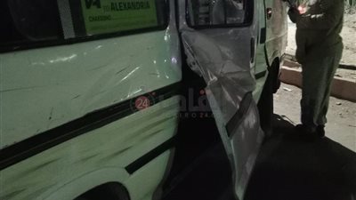 إصابة 15 شخصًا إثر حادث انقلاب سيارة ميكروباص على صحراوي قنا والدفع بسيارات الإسعاف