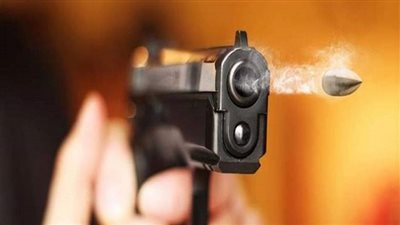 شاب ينهي حياة آخر ويصيب شقيقه بطلق ناري بسبب خلافات مالية بقنا | بث مباشر