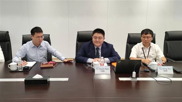 مسؤولو شركة داهوا