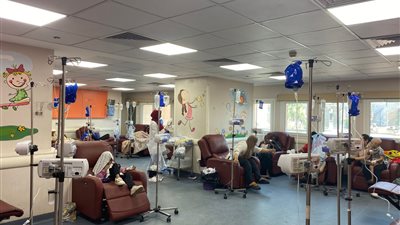 عميد معهد الأورام: نستقبل 3 آلاف مريض ومرافق يوميا.. ونوفر العلاج بالمجان 