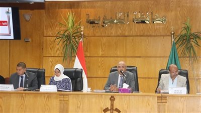 محافظ القليوبية: استبدال جميع العدادات التالفة والمعيبة بدور العبادة والإنارة العامة 