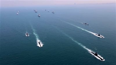 قائد القوات البحرية يلتقي نظيره الإيطالي لبحث سبل التعاون المشترك