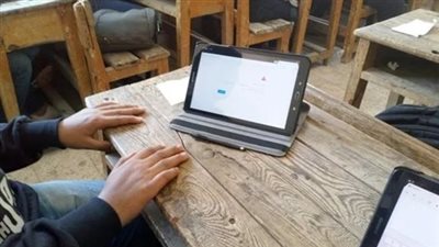 التعليم تشدد على توقيع ولي الأمر لإقرار استلام التابلت المدرسي لطلاب الثانوية العامة