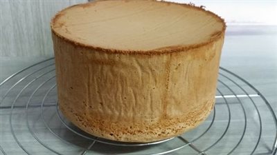 طريقة عمل الكيكة الإسفنجية المرتفعة.. اصنعي تورتة في منزلك