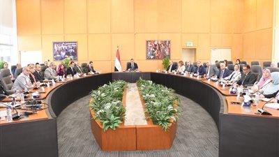 وزير الإسكان يوجه بتكثيف العمالة بحديقة تلال الفسطاط للانتهاء منها في المواعيد المحددة