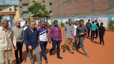 محافظ أسيوط يتفقد مدرسة جمال عبد الناصر للتعليم الأساسي لمتابعة انتظام سير العملية التعليمية