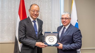 رئيس اقتصادية قناة السويس يستقبل وفد مدينة ينجتان الصينية لبحث التعاون المشترك