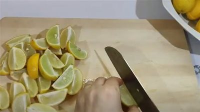 يتاكل في ساعتها| طريقة عمل مخلل الليمون المقطع بدون مرارة ولا حشو