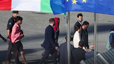 بينهم مصريون.. قرار جديد من حكومة ميلوني في أزمة نقل المهاجرين إلى ألبانيا
