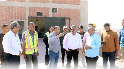 قطار التنمية.. إنشاء محطة كهرباء للمنطقة الصناعية وحفر 7 آبار مياه للزراعة بالسادات