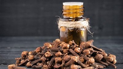 فوائد القرنفل للمرأة المتزوجة.. طريقة استخدام شائعة قد تدمر صحتك