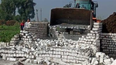 محافظ المنيا: إزالة 570 حالة تعد واسترداد 367 فدانًا