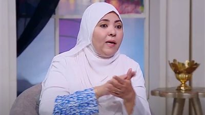 أستاذة تفسير بالأزهر لـ الفنانة ليلى طاهر: الحجاب بمعنى غطاء الرأس مذكور في القرآن الكريم بوضوح