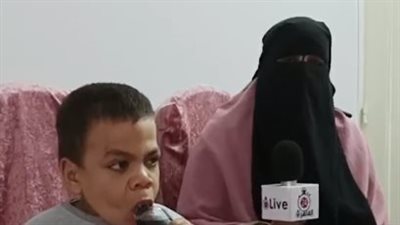 خايفة يضيع مني.. أم بالمنيا تستغيث لعلاج نجلها المصاب بمرض وراثي نادر| بث مباشر