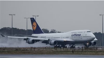 على متن 71 رحلة طيران.. 14 ألف سائح يغادرون مطاري الغردقة ومرسى علم الدوليين