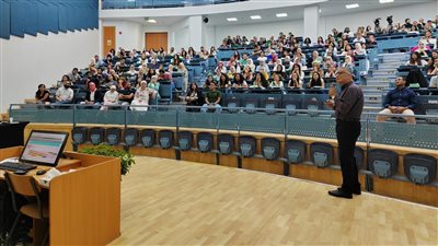 الجامعة الألمانية بالقاهرة تنظم لقاءً حول المسارات المهنية في مجال الصيدلة والتكنولوجيا الحيوية