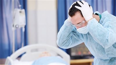 مديرة العلاج الحر بالقاهرة الجديدة عن وفاة حفيدة رئيس وزراء سابق بخطأ طبي: المركز ترخيصه منتهي| خاص