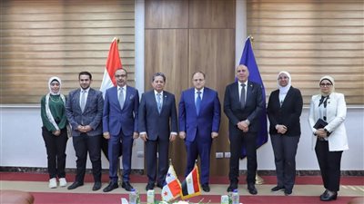 خطوة نحو الأسواق اللاتينية.. رئيس هيئة الدواء يبحث تصدير الأدوية إلى بنما