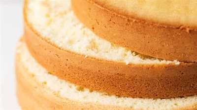 مينفعش تحطي زيت.. مقادير الكيكة الاسفنجية بالكوب بدون فصل البيض