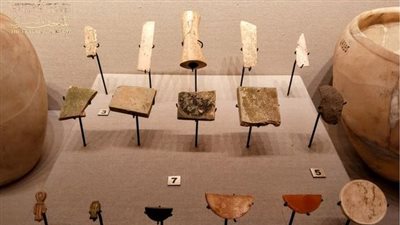 متحف التحرير يعرض مجموعة من الأثاث الجنائزي لطبيب الأسنان حسي رع | صور 