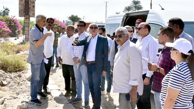 استعدادا للشتاء.. محافظ الأقصر يوجه بتطهير جميع مخرات السيول بالمدن والمراكز