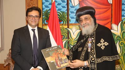 البابا تواضروس يستقبل وزير الثقافة.. ويؤكد استعداد الكنيسة للمشاركة في دعم زيادة الوعي