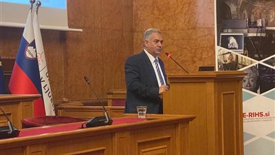  رئيس جامعة عين شمس يوقع مذكرة تفاهم مع جامعة ليوبليانا خلال زيارته لسلوفينيا 