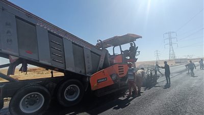 الإسكان تنتهي من رصف المرحلة الأولى للمحور الشرقي لمدينة الشروق