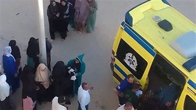 إصابة 3 شباب إثر حادث انقلاب سيارة ميكروباص على صحراوي قنا