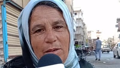 بائعة فاكهة بدمياط: جوزي مات من 23 سنة.. وشيلت حمل تربية ولادي الـ9 لوحدي| بث مباشر
