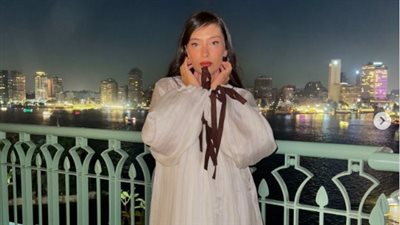 الممثلة التركية نسليهان أتاجول تستمتع بإجازتها على نهر النيل في القاهرة| صور