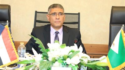 فتح شارع مغلق ورفع المخلفات.. محافظ الجيزة يستجيب لشكاوى المواطنين بعدد من المراكز 