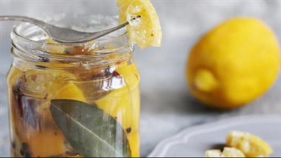 طريقة عمل الليمون المخلل مكتوبة للست غالية.. 5 أسرار مهمة للتخليل