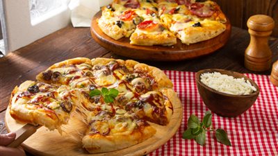 بسبب قطعة بيتزا.. وفاة أمريكية خنقًا خلال تناولها الطعام