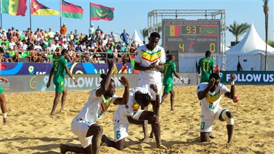منتخب السنغال يتوج ببطولة أمم إفريقيا للكرة الشاطئية أمام موريتانيا 