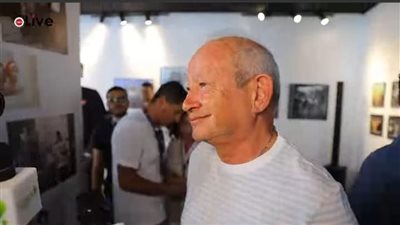 نجيب ساويرس: الناس مركزة في الفساتين.. لكن صناعة السينما تتم بمهرجان الجونة| فيديو