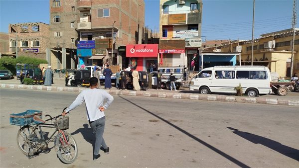 تصادم سيارتين وتروسيكل