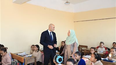 خلال زيارته مدارس بالبحيرة.. وزير التعليم يؤكد على المعلمين متابعة التقييمات الأسبوعية وأعمال السنة