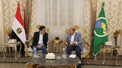وزير الثقافة يلتقي محافظ المنيا ويوجه بإنهاء أعمال تطوير مسرح قصر الثقافة