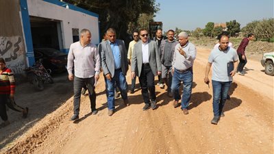 محافظ المنوفية: رصف طريق أشمون أبو يوسف بطول 8 كم بـ50 مليون جنيه