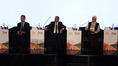 بحضور وزير التموين.. بدء فعاليات توقيع عقود إنشاء 3 مشروعات ومراكز تجارية جديدة بمحافظتي الشرقية وبني سويف